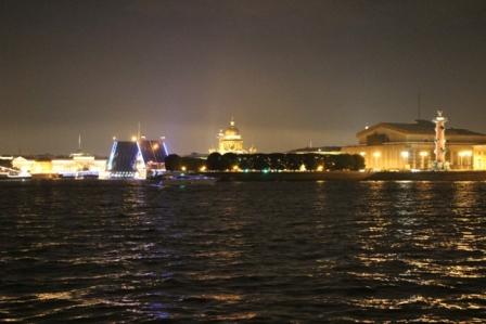 водные ночные прогулки по рекам и каналам Петербурга развод мостов 